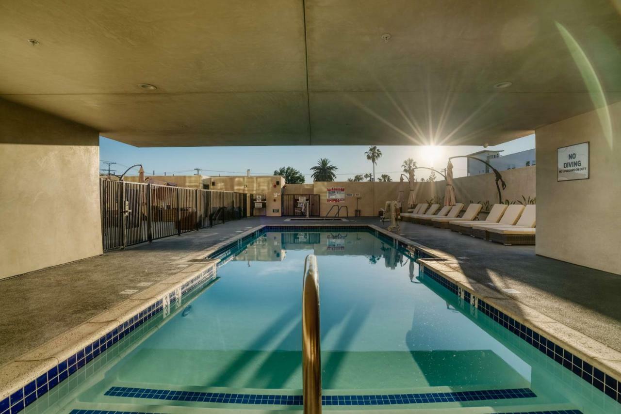 Best Western Premier Noho Inn ロサンゼルス エクステリア 写真