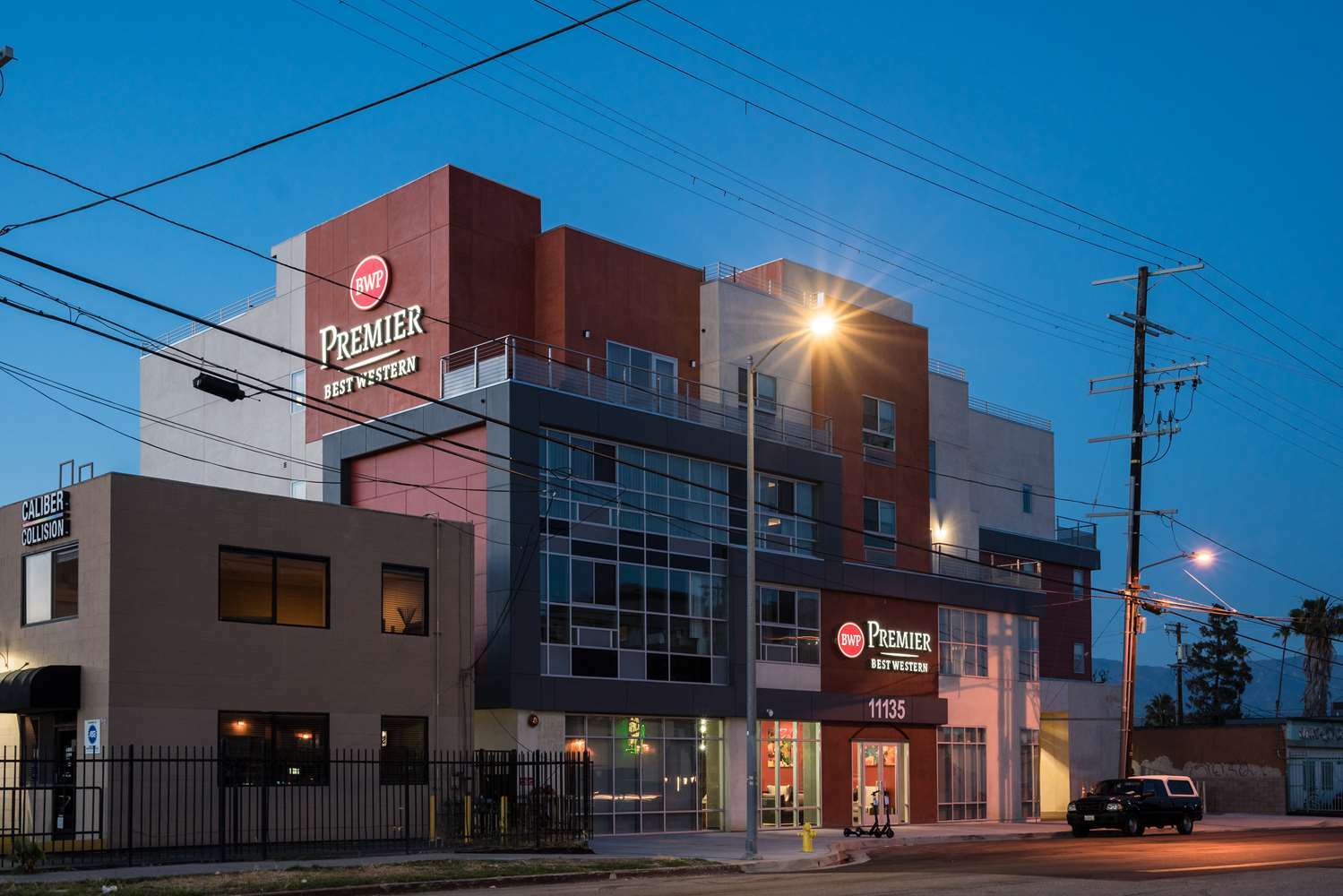 Best Western Premier Noho Inn ロサンゼルス エクステリア 写真